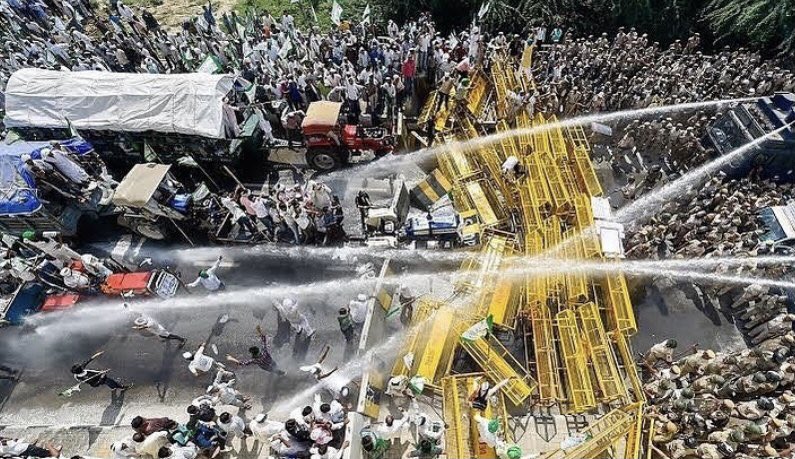 IshavS's tweet photo. @akshaykumar @RandeepHooda  .. with all due respect.. sir please share pictures of #FarmersProtestDelhi #FarmersProtests  because national media is not showing the real scenario.. sir this is the time when we need you.. please be our voice..
#KisaanmazdoorEktaZindabaad https://t.co/xyJepCh9wQ