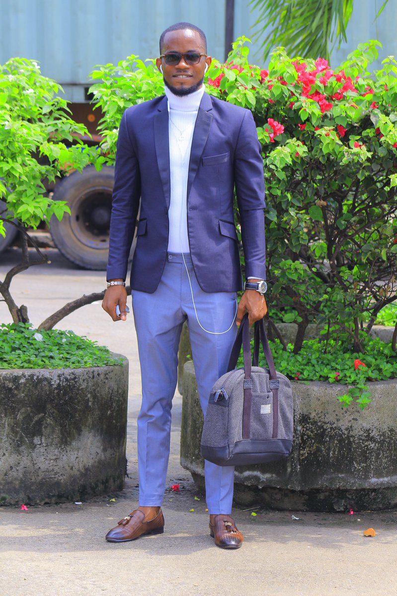 EssabaMba's tweet image. Ready for working in this world 🙏