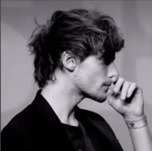COPY0FYOU's tweet photo. LOUIS TOMLINSONS SECOND ALBUM WILL BE A ROCK ALBUM https://t.co/g5Km7GoiAg
