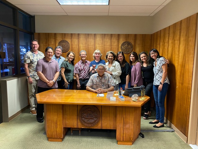 With the transition to a new administration just days away, Mayor Harry Kim and his entire Mayor's Office staff gathered to take a "class picture."  We love you, Harry, and will miss seeing you and the happy team every day at the Mayor's Office.