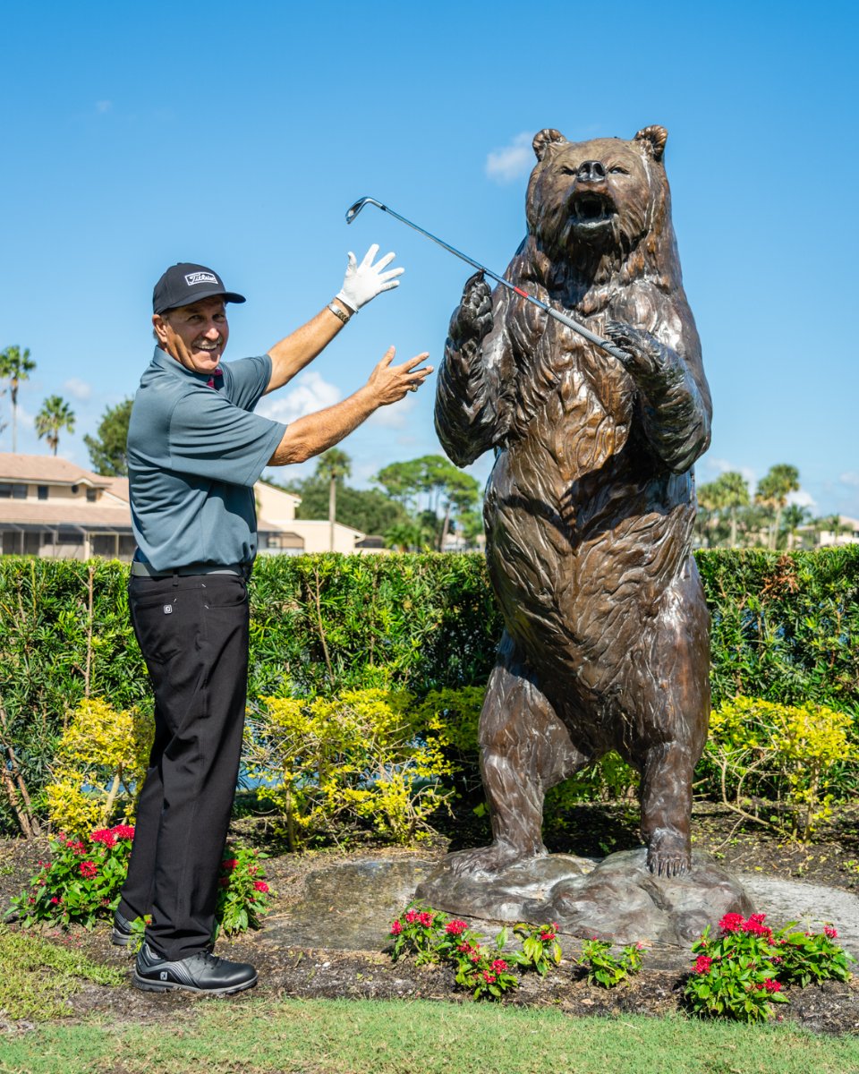 Thinking you just have to bear the brunt of awkward swings, high handicaps, or frustrating rounds of golf? With decades of experience, Warren is the perfect guy to help you refine a grizzled game and enjoy the sport to its fullest.