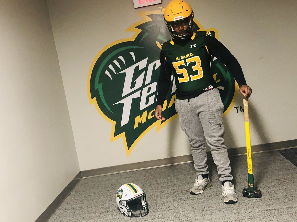 LSekedjah's tweet photo. Thank you @CoachSBrowning, @CoachWhiteMcD, @Coach_Amakihe, @Coach_Flagg, @Coach_Marr and @McDanielFBall for the wonderful vist at Mcdaniel college!!! #GogreenTerror 💚💛 https://t.co/7R8U6Cg2Zw