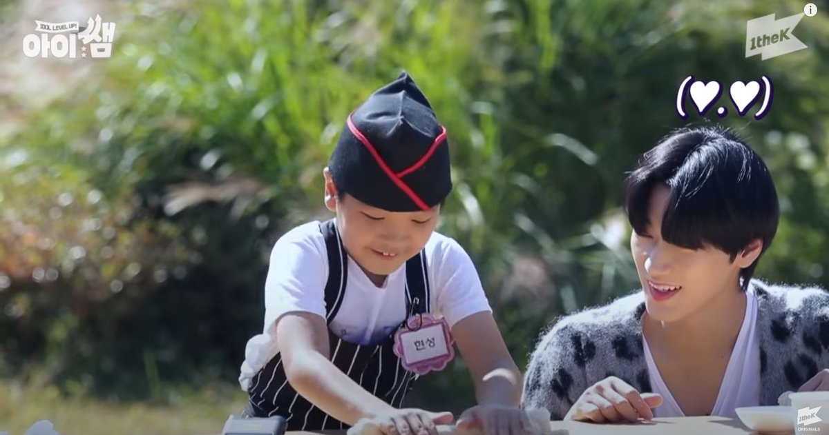 funny_vampire11's tweet photo. @1theK #KidsTeachingIdol_ATEEZ 
#아이쌤_에이티즈 
This episode was really good (as another 2). It's really impossible to choose just few moments. Ateez members look so cute with children!🥰 Thanks for this episode, it made me laugh again! 😁 https://t.co/IB8Gbnwi9o