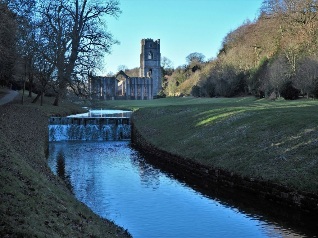 Fountains Abbey from a riverside path, North Yorkshire, England
Read more at https://t.co/QX17DaKGCl
#Yorkshire #Fountains Abbey #photography #tw https://t.co/3bs3SZsOux