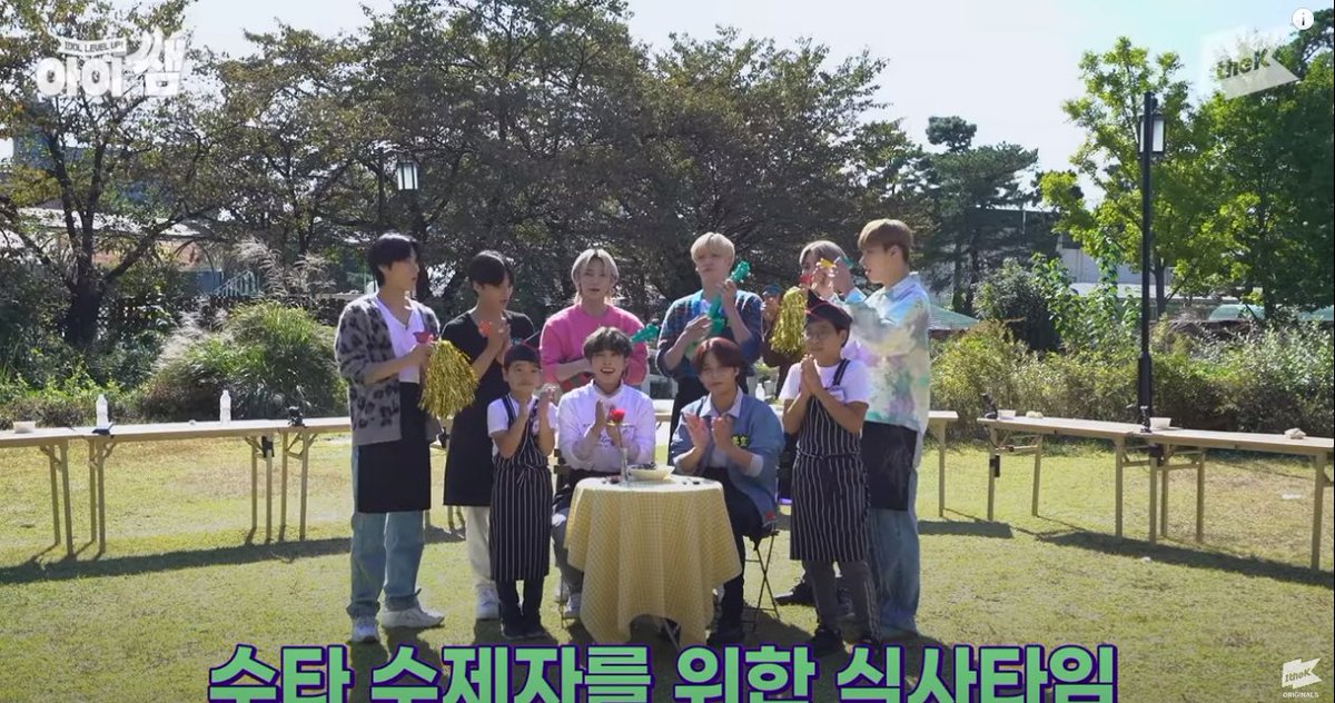 funny_vampire11's tweet photo. @1theK #KidsTeachingIdol_ATEEZ 
#아이쌤_에이티즈 
This episode was really good (as another 2). It's really impossible to choose just few moments. Ateez members look so cute with children!🥰 Thanks for this episode, it made me laugh again! 😁 https://t.co/IB8Gbnwi9o