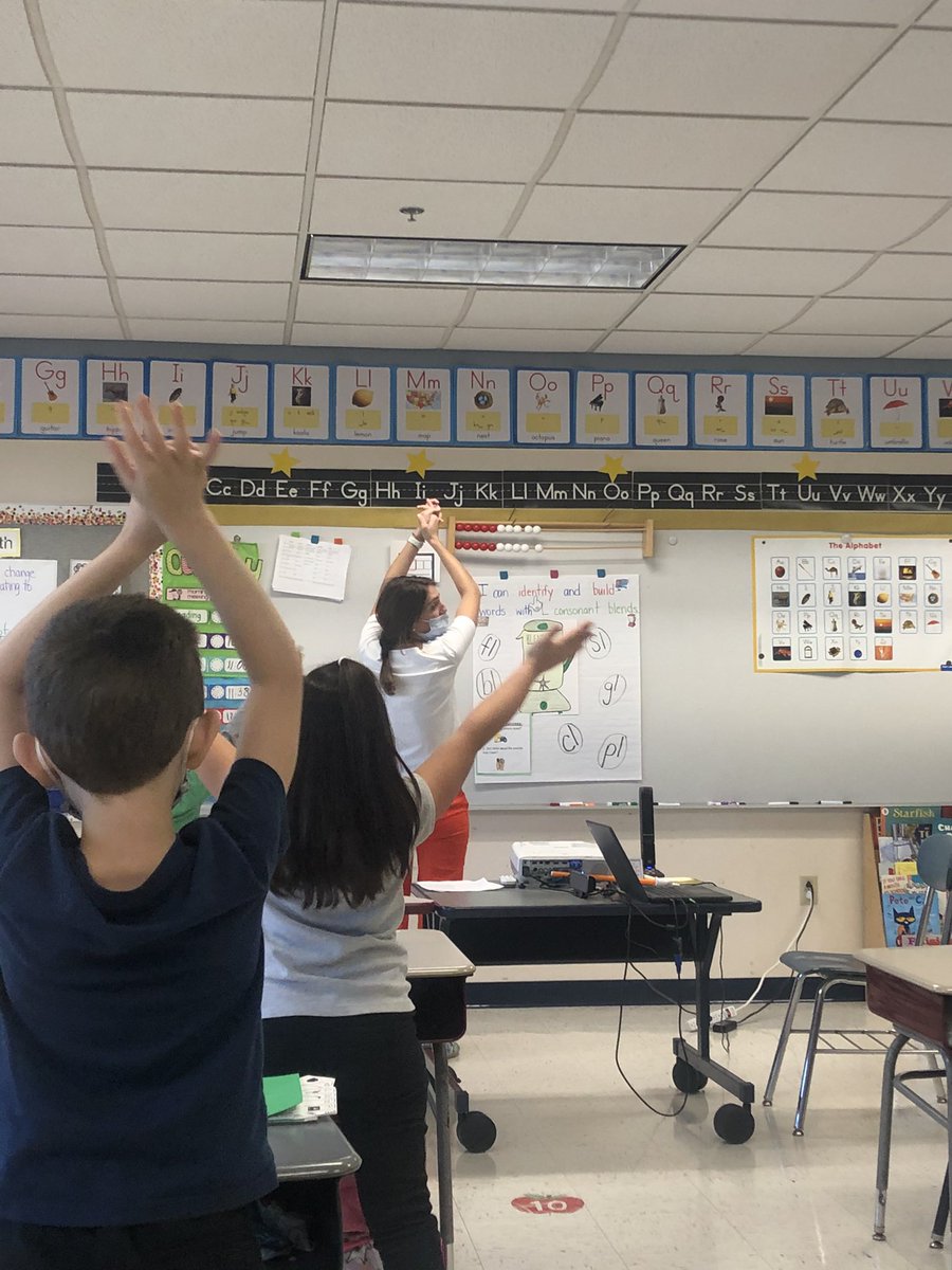 APLankarge's tweet photo. @ChaseStiles5 First grade phonics this morning consisted of a strong workshop model approach in learning about blends! Proud is an understatement with the work these teachers are putting into their practice each day!! @frps_Greene @FRPSsupt https://t.co/mVtcXBXcdc