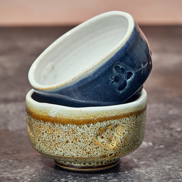 AppalachianBees's tweet photo. Brian Lacy creates “well made, artistic, functional pottery.” With over 25 years of experience, Lacy joins ABC with a spectacular tea bowl gift set, a perfect present for the tea lovers in your life this holiday season. #giftsthatgiveback #giftsets #honey #pottery https://t.co/ngJee3QLS0