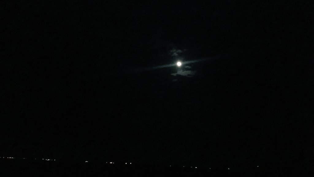 Sometimes the fault isn't ourselves, the fault is found amid our stars (fate) .
#beautiful #moon #writeoutloud 📸 https://t.co/u4RMQaWR62