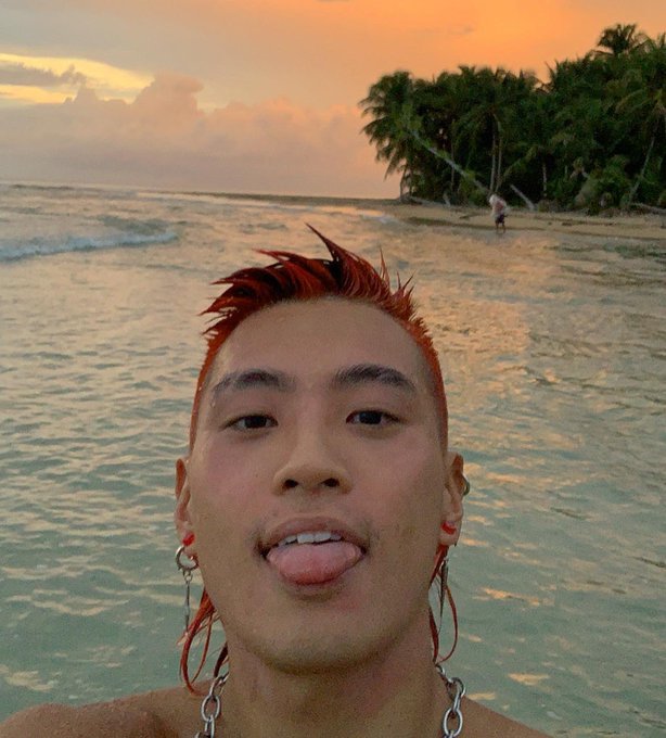 2 pic. tending to my relationship with mutha nature 🌞✨ https://t.co/pmRQMo5xMY