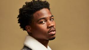 3. 'The Box' — Roddy RicchAutre titre dont la popularité a explosé grâce à TikTok, The Box a permis au rappeur Roddy Rich d'atteindre la première place du classement des singles Billboard Hot 100 aux USA. Le morceau a également été désigné "chanson de l'année" par Apple Music.
