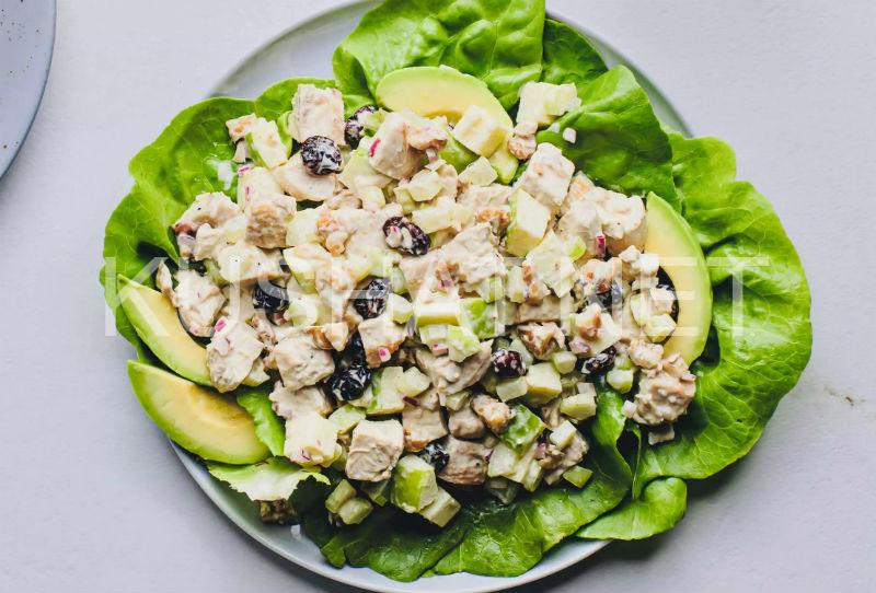 Салат с курицей и яблоком «Герцогиня». Пошаговый рецепт с фото
Салат с курицей и яблоком «Герцогиня» — вкусный куриный салат наполнен неповторимым свежим ароматом.
kushat.net/recipe/salat-s…