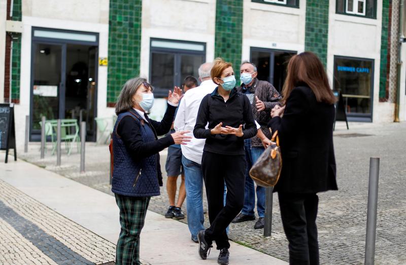 Voluntary and free: Portugal approves COVID-19 vaccination plan https://t.co/QqyImy3AUa https://t.co/56vACIbe1n