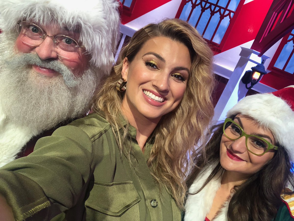 torikelly's tweet image. making a guest appearance on @nickelodeon’s #topelf tonight 
tune in at 7/6c !! ♥️✨