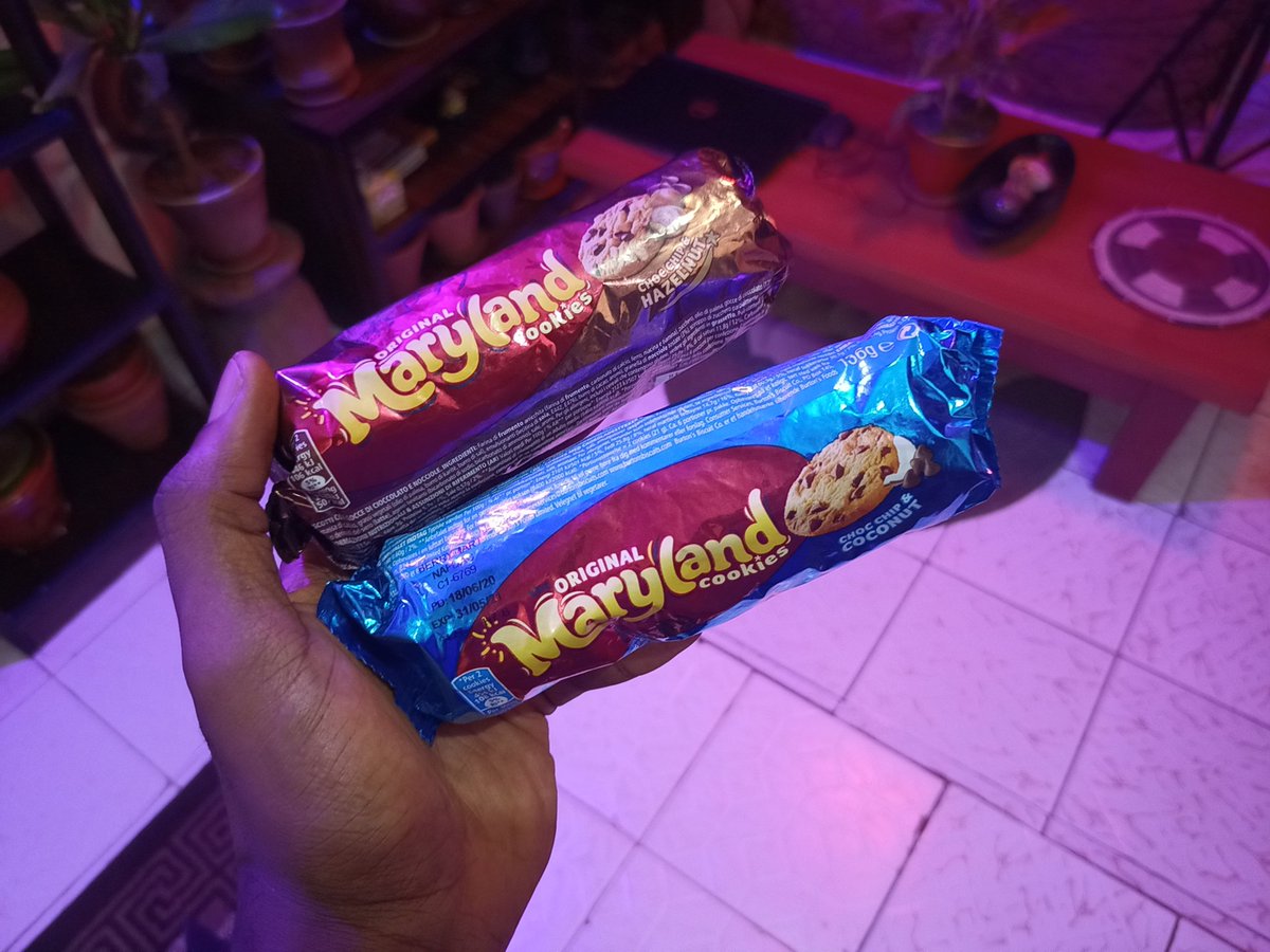 OzavoguAbdul's tweet image. blue or brown?