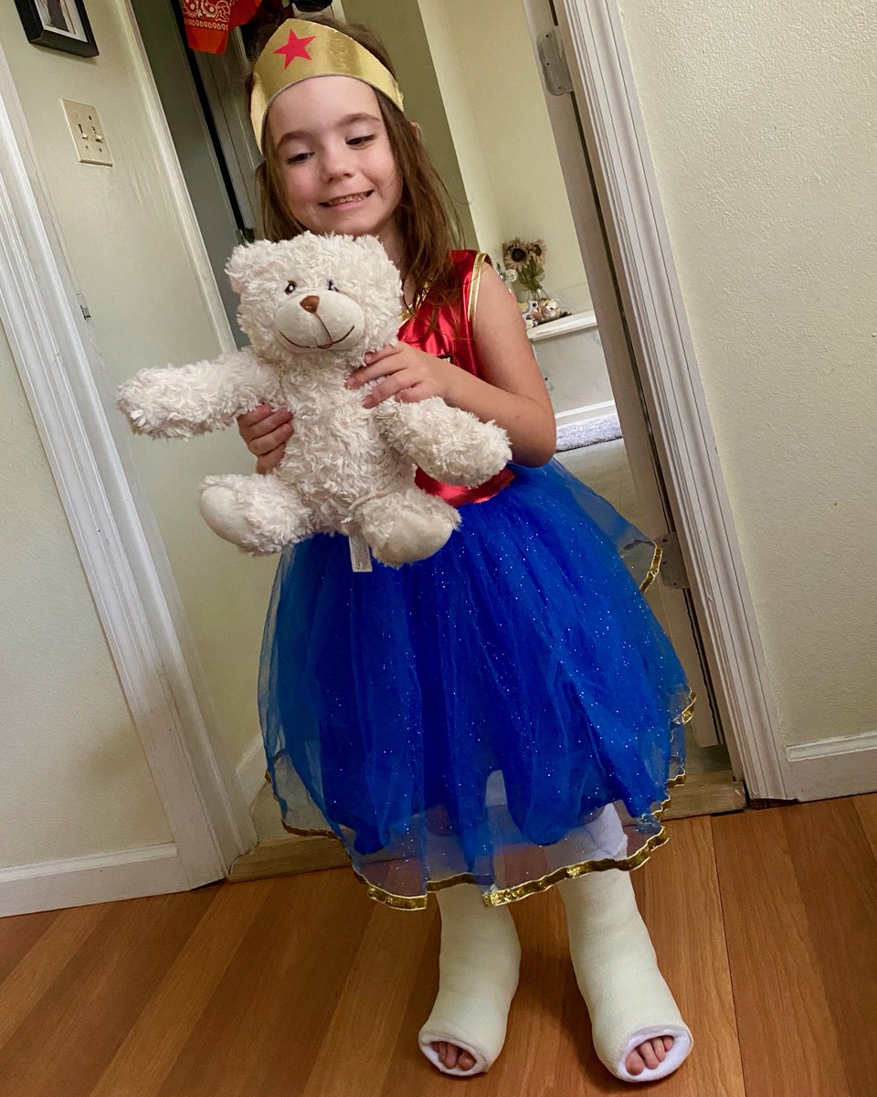 TMHFORLIFE's tweet photo. After Harper was diagnosed with #CerebralPalsy, she received a treatment called #serialcasting. It's the process of putting on &amp; taking off a cast on a leg every week for several weeks. The goal is to stretch muscles to allow for better movement &amp; range of motion over time. https://t.co/uRTqHi7GOr