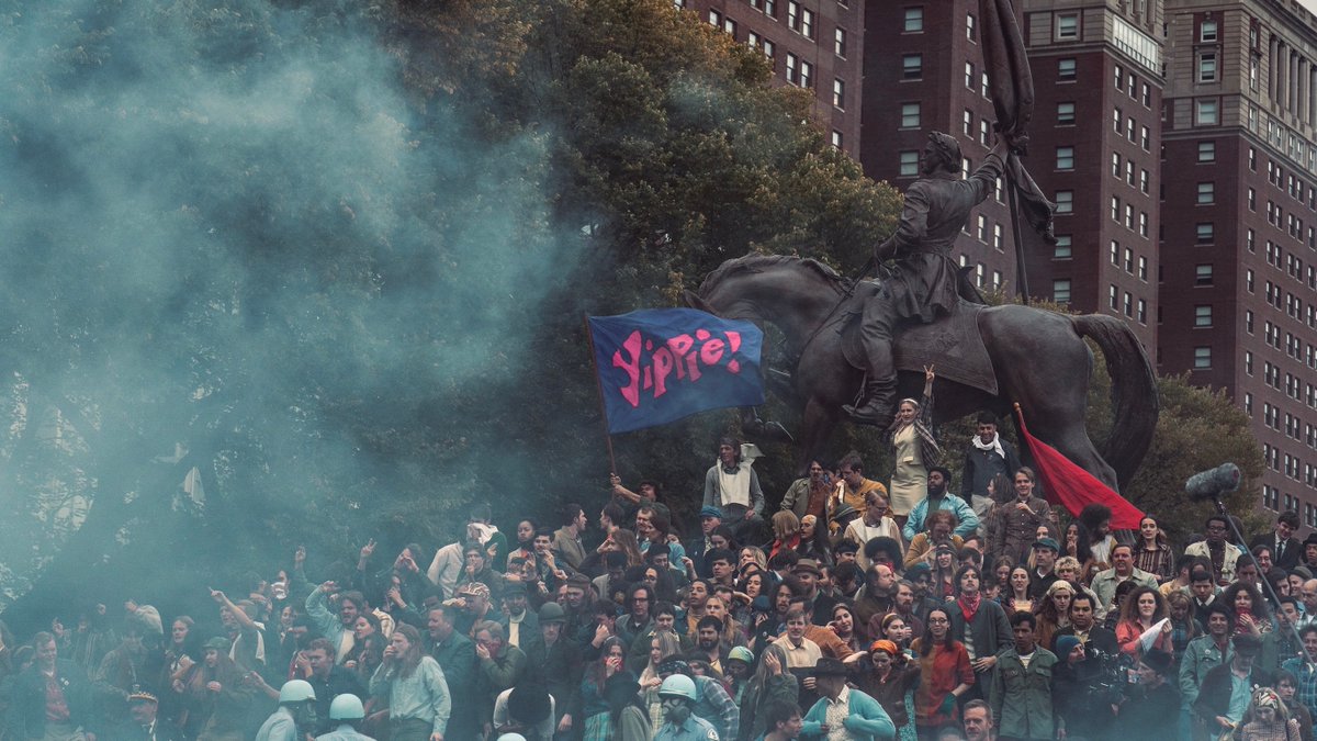 burningsofapod's tweet image. #ThenAndNow #TrialoftheChicago7 Original photo from 1968 Protest #GeneralLogan statue.
#BurningsofaPod #podcast #design #filmset