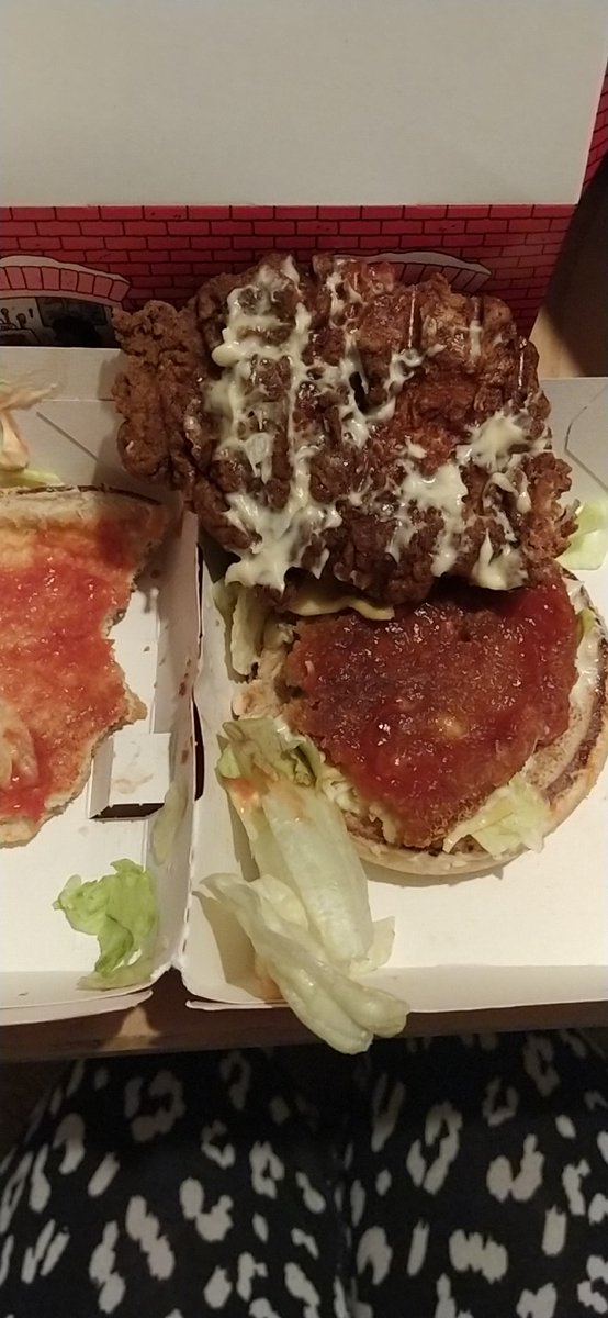 susytron's tweet photo. Thank you @KFC_UKI Wrexham for one of the most disgusting meals I have ever been served in my entire life. The 'chicken' is burnt beyond belief and rock hard. Absolutely disgusting. 🤮🤮🤮 https://t.co/WNmIXARNxO