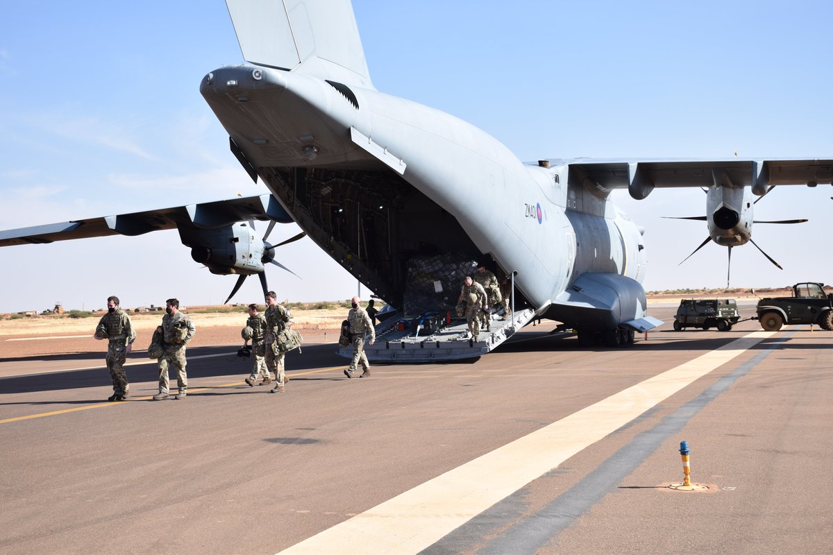 TOUCH DOWN IN  #MALI 300 UK troops have arrived in Mali to commence preparations in support of  @UN_MINUSMA peacekeeping missionThe highly trained task force will conduct reconnaissance patrols to help the UN protect civilians https://www.gov.uk/government/news/300-british-troops-deploy-to-mali-on-un-peacekeeping-mission |  @UNPeacekeeping