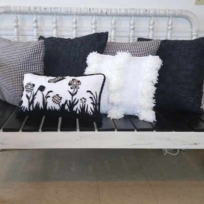 flipnchik's tweet photo. Beth is a vision that I had to make a french country farmhouse style bench I hand made all the decorative pillows to complete my vision.

Total height from the back: 39"
Length: 55"
Width: 26"
Arm height from floor: 27 1/2"
Seat Height: 15 3/4"
Seat depth: 25 1/2"

Asking $295 https://t.co/mCzRlsZLmC