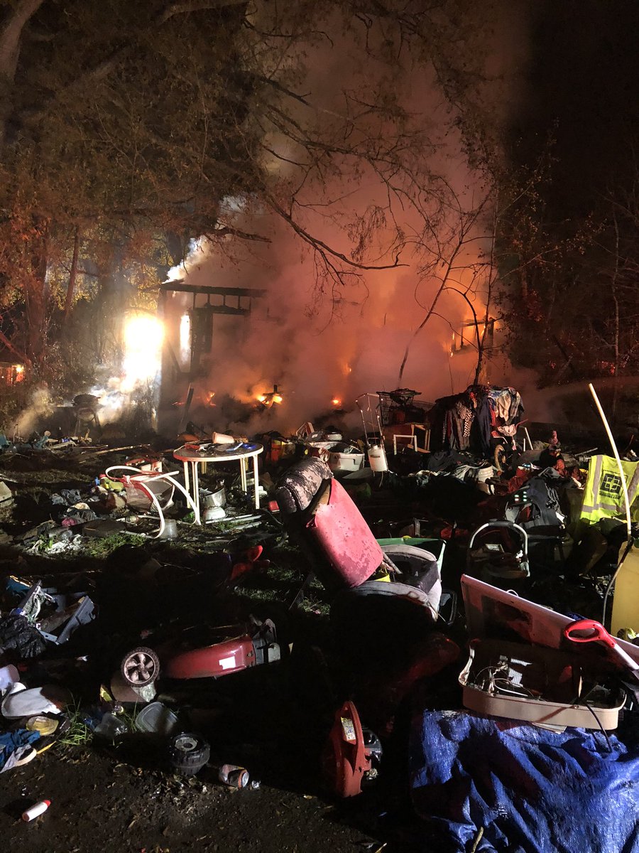 GFDTRAINING's tweet photo. Gaffney firefighters responded to back to back working structure fires yesterday. As crews were clearing from the first fire on 3rd ave we were dispatched to another on Evans st. No injuries and both fires were defensive due to collapse occurring on arrival.  @GaffneyFire https://t.co/6HNe8J2jvJ
