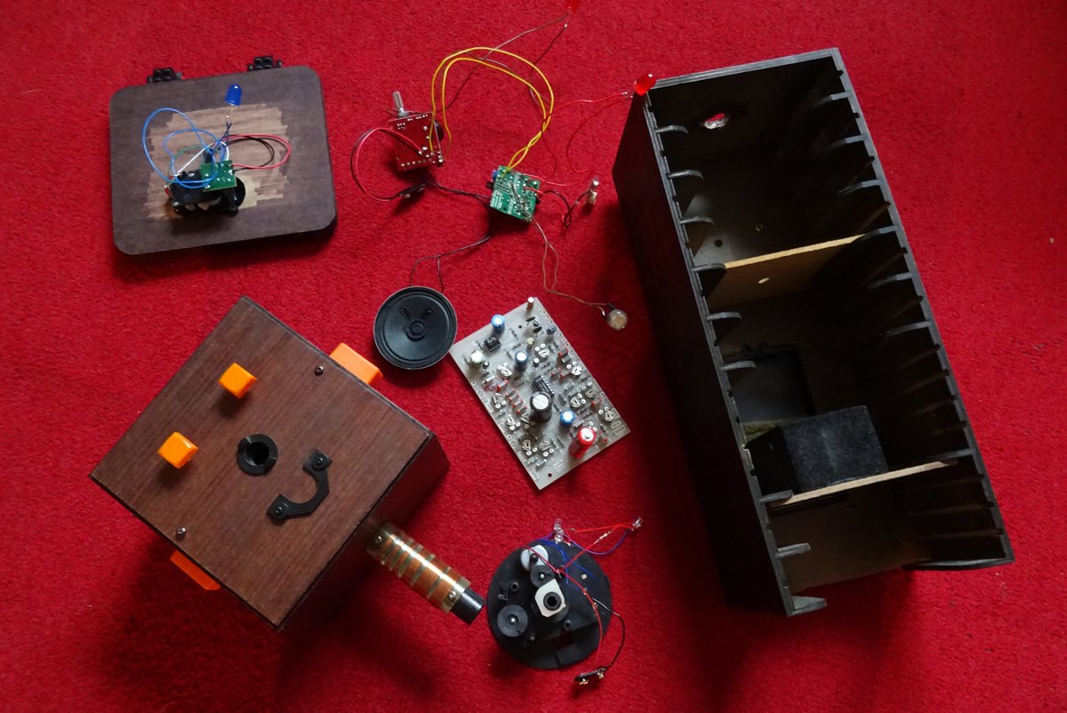 ianhelliwell's tweet image. The basic elements of the Hellibot are coming together, and  work continues on the head and body before the sound and lighting circuitry can fit into position. The potential problem now is the overall weight, which may be too great a load for the drive wheels to carry.