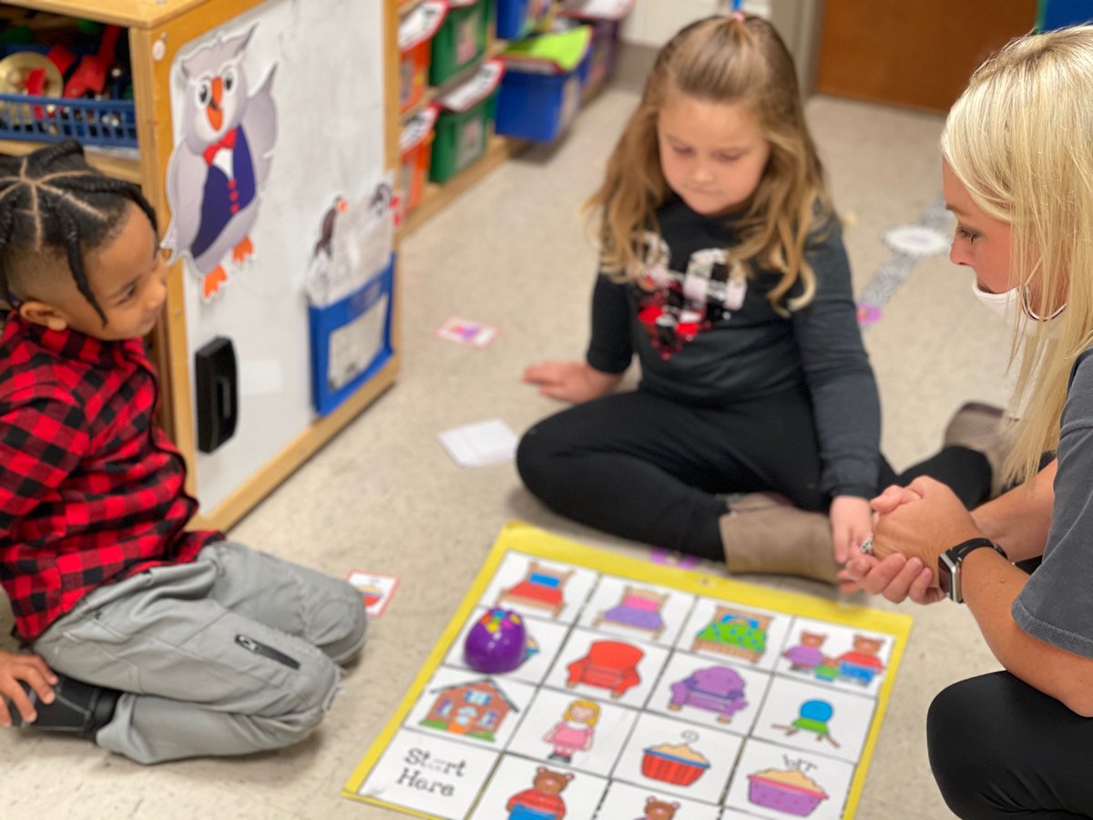 WBRSchools's tweet photo. You are never too young to learn how to code! Ms. Bickham's class recently proved that with their #GoMouse activity! #WBRPROUD @Jamiebickham1 https://t.co/bNV15TIGwd