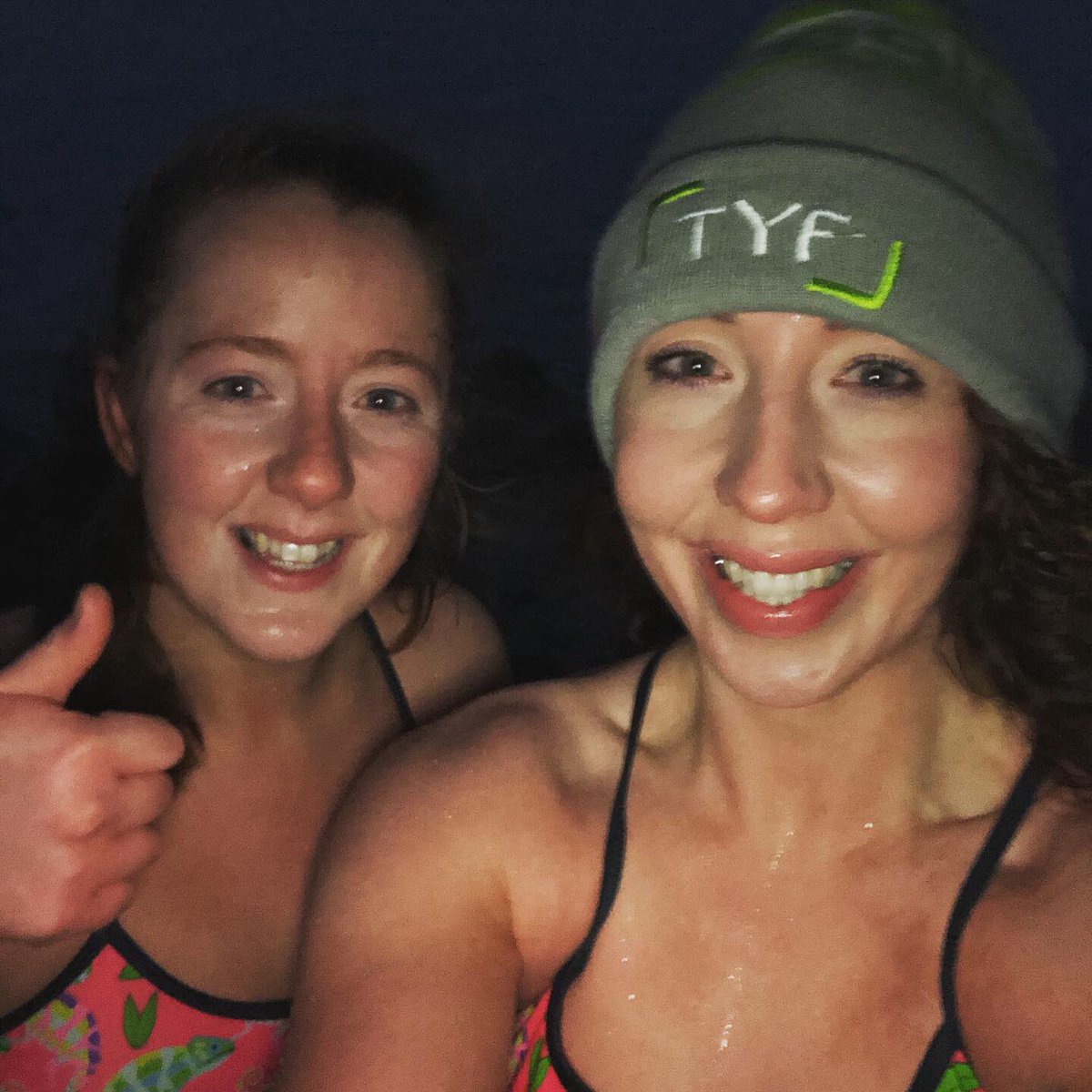 AoifeMc15's tweet image. Seas the day! 🌊❄️ 

Deeswimber day 2 done all in aid of the @IrishCancerSoc 
Only 18 more to go 🥶🥶🥶
#seaswimming #frozen #2down #sisters #matchingbudgies #deeswimber #tyf