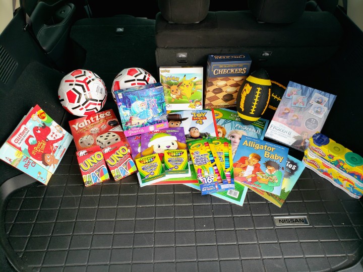 smitty_mark's tweet image. Hey Bryan, I think it's time for a non golf-related #MembersChallenge for everyone @ChilliwackGolf; each put $2-3 for every round they played in 2020 towards our Christmas Toy Drive so local kids can have a better Christmas this year. I'm dropping my donation off tmrw.😊