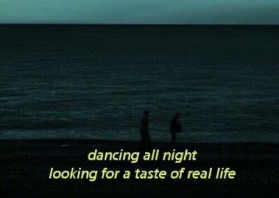 LAVIDAPRADA's tweet image. december mood