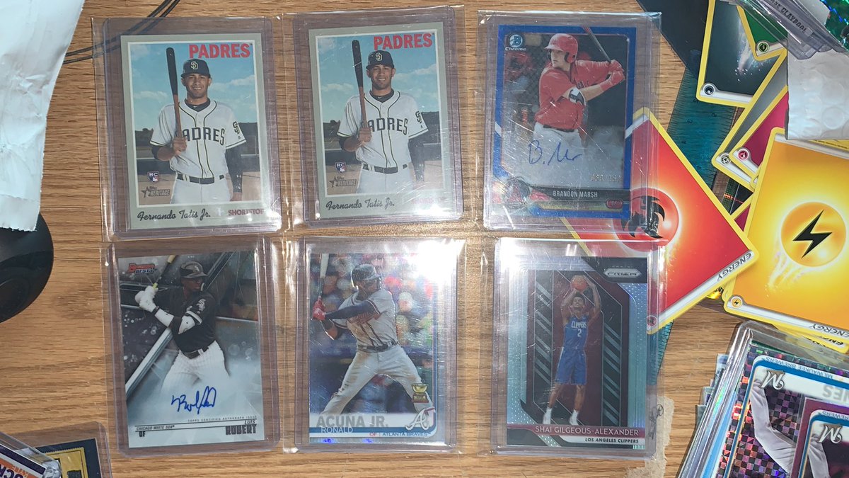 Cardchat's tweet image. For sale! This is just a small amount of what I’m looking to sell! Check my page.  Doing bulk deals!comment what your looking for!! I got tons of other stuff so let me know teams and players!! Not $1
@sports_sell @Hobby_Connect @HobbyConnector Shai is a silver 👀👀👀