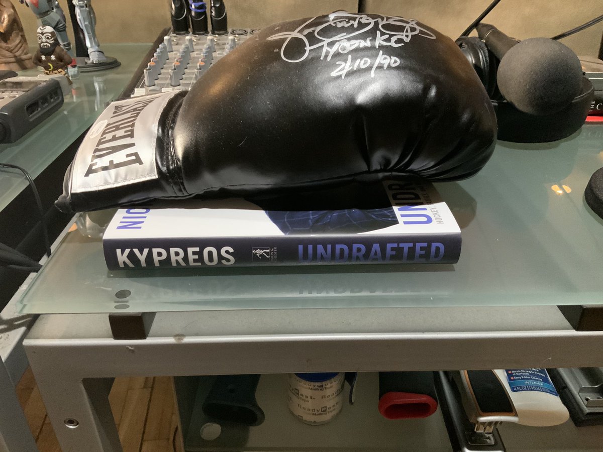 EarlSkakel's tweet image. FINISHED @RealKyper @PerryLefko’s Undrafted which now sits under my Buster Douglas boxing glove to represent guys nobody gave a shot too. It’s not just a book on hockey but a great behind the scenes look at network television. Listen to him on @Line_Movement 12pm!! #TSNHockey