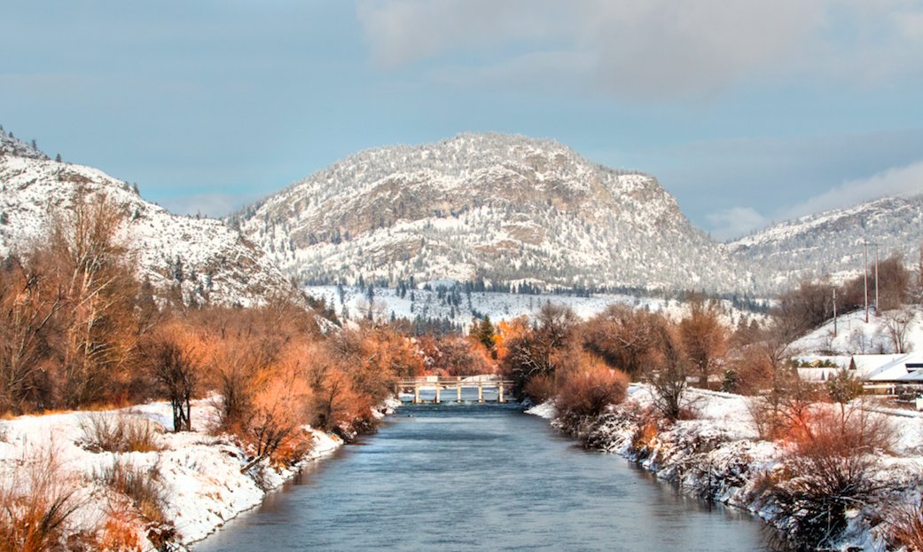 Who thinks we will get snow this year? 📷 Alicia Leclercq #tbt #throwbackthursday oliverbc #southokanagan #snow #winter