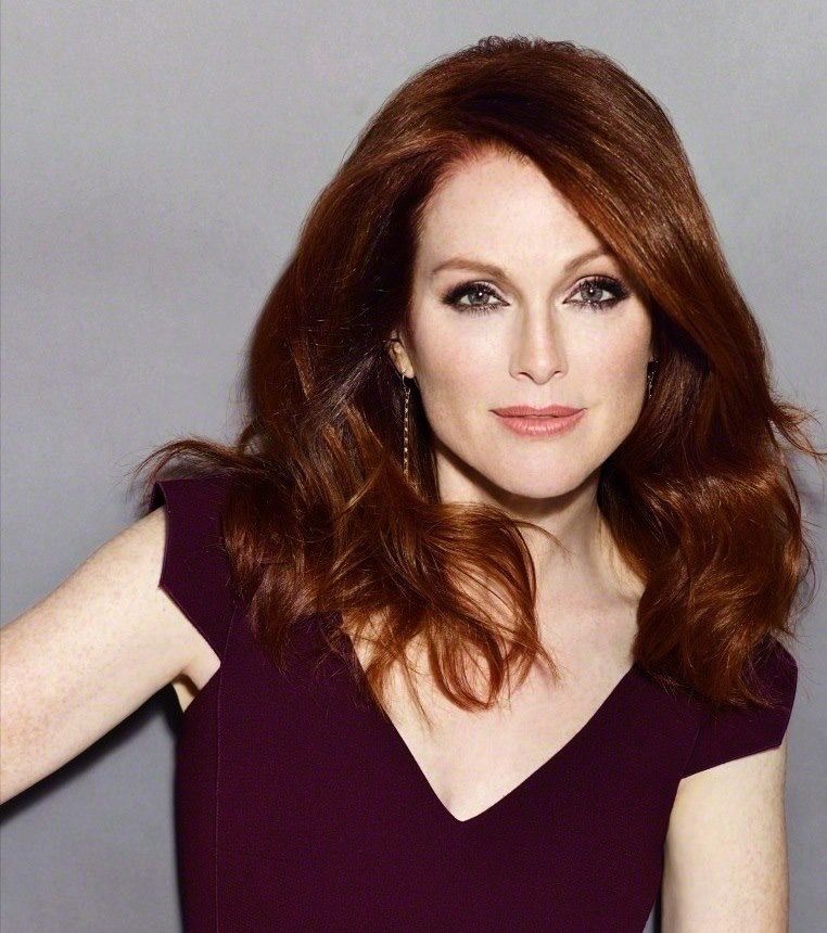 Happy Birthday to the stunning Julianne Moore 