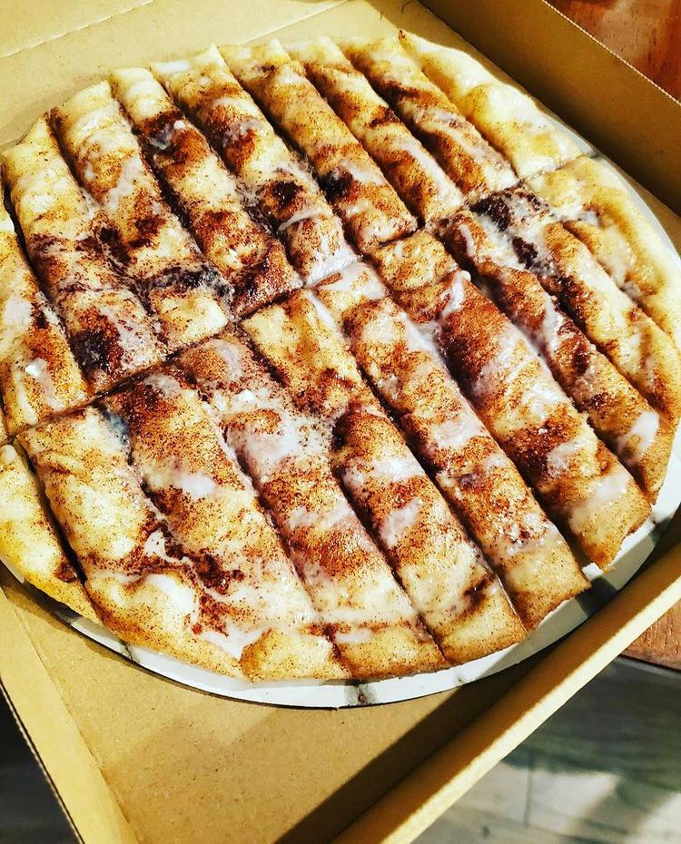 Rookiesnc's tweet photo. In case you needed even more reasons to order pizza, here comes the dessert! Our dessert pizza is a MUST for those with a sweet tooth. Come in to give it a try or order it for pickup! 

📷 by Madison Rae 
#RookiesNC #raleigh #takeoutforthetriangle #pizza https://t.co/oRAJSGcmtS