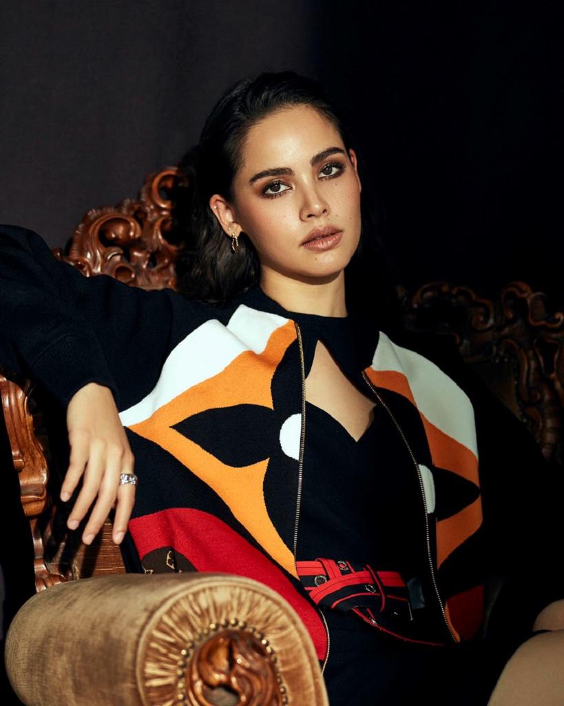 Louis Vuitton on X: Modern silhouettes dressed in bold graphic motifs of  playing cards, dice and Monogram. @yayaurassaya delivers her take on the  Game On Collection. Captured by Sootket Jiwpanit for Vogue
