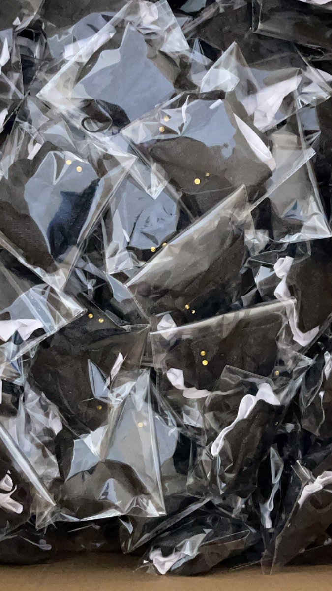 💭 깜깐즈 생산완료 및 출고 안내

안녕하세요! 깜깐즈 전량 생산완료되어 오늘 배로 중국에서 출고된다고 합니다😆 배송대행지에 도착하는대로 국내 배송 진행될 예정입니다. 믿고 함께 기다려주셔서 감사합니다💕💕 (깜말랑군은 먼저 패킹이 완료되어 떼샷을 못 찍어 주셨다고 합니다😭😭)