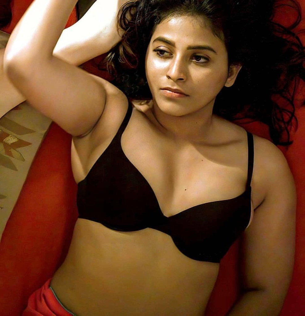South Indian Actress on X: Anjali in Black bra from Paava