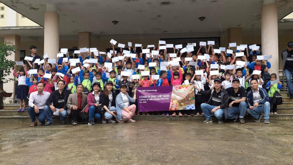 Our team in Vietnam recently brought school supplies to Phong Dien and Quang Dien, which are two areas that were recently affected by flooding. Kudos to all at DXC Vietnam for all of their efforts to continue to support their local communities. #DXCcares
