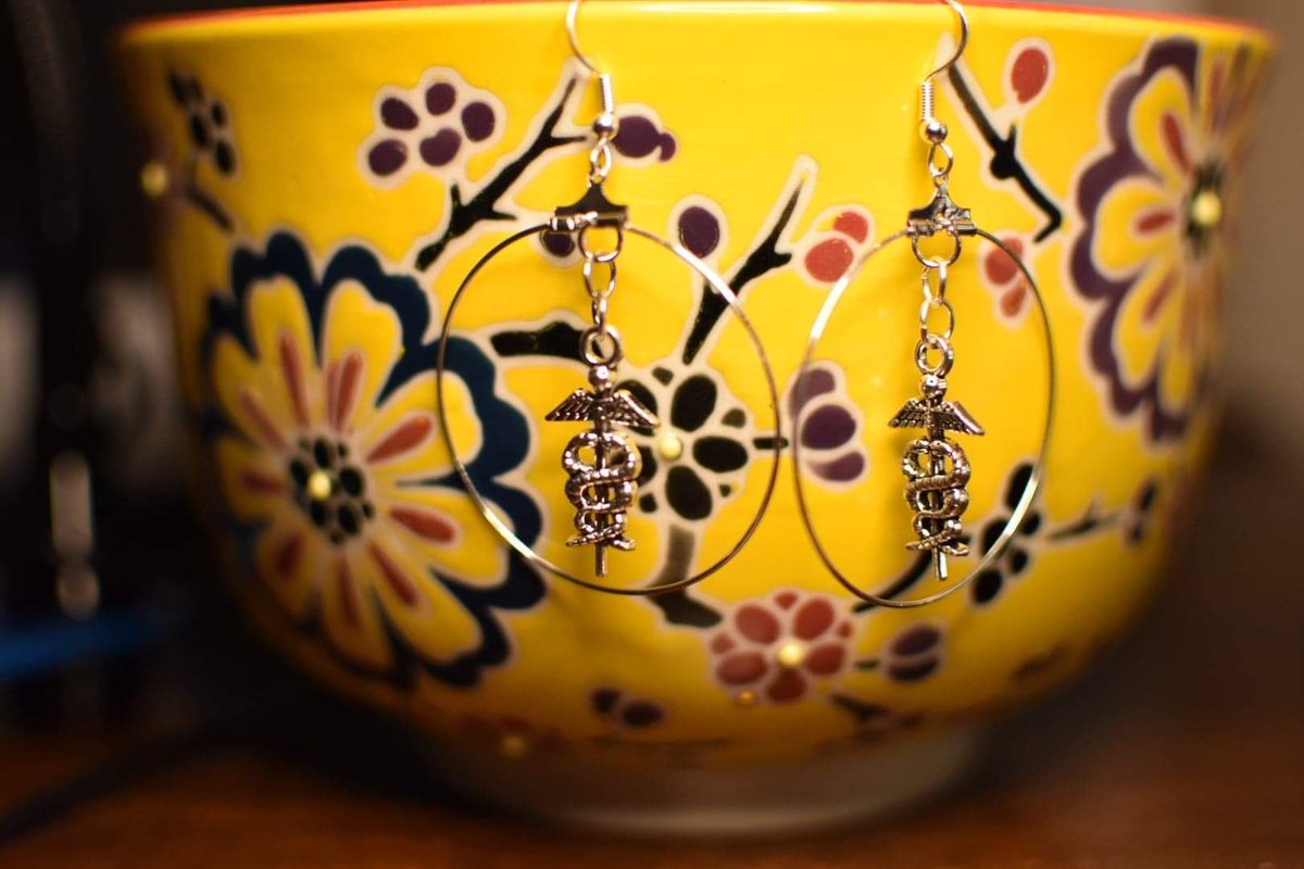 sunnshineart's tweet photo. New items are now listed in my shop!!✨🎉 https://t.co/KAIHQqzVTH All of my jewelry is $10 and under. Help me make some more sales before I have my girl in about 12 days! https://t.co/1h19BQ89GD