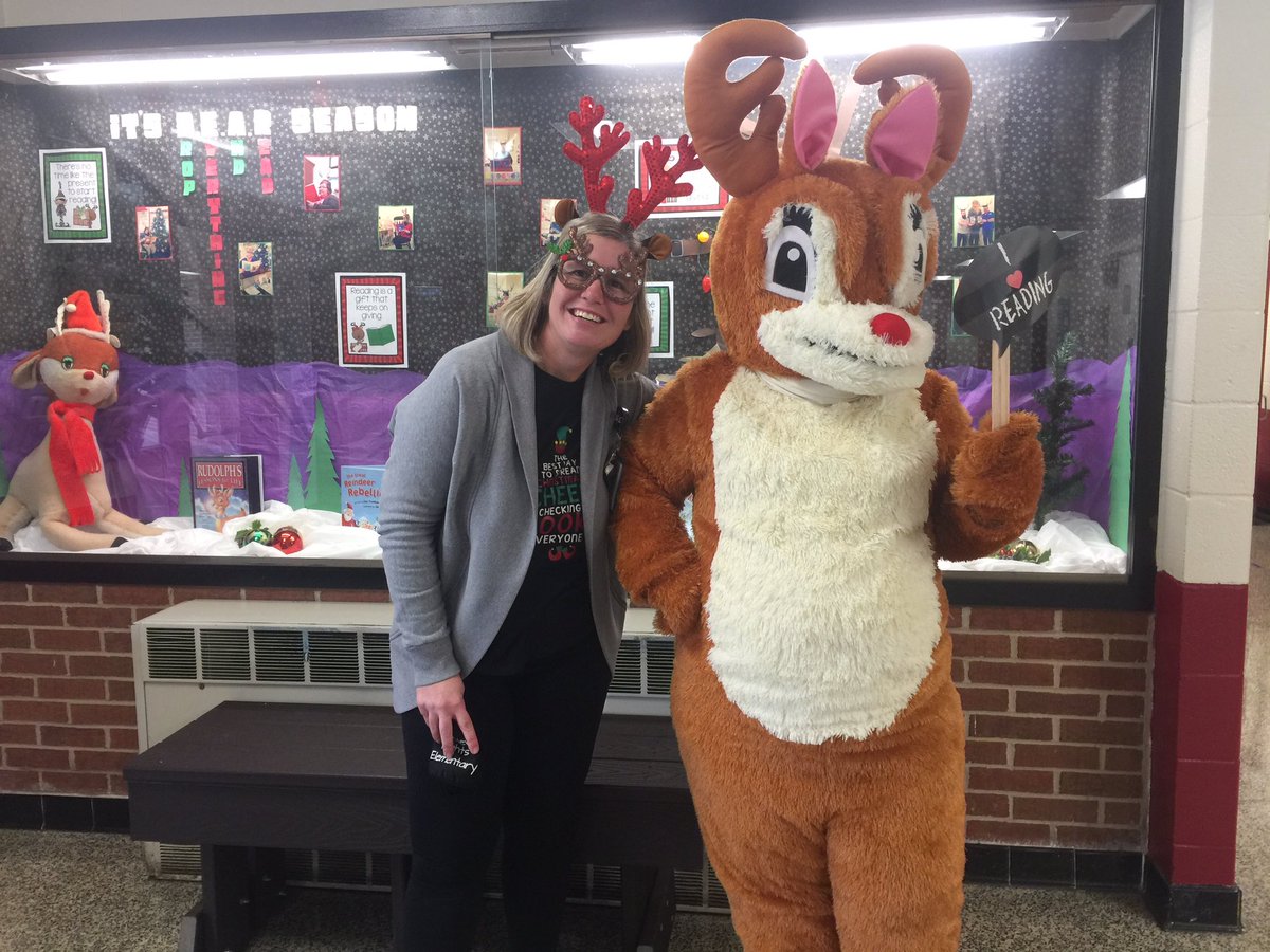 It is December, and at Berkeley Heights Elementary that means it is D.E.A.R. Season.
<a href="/BerkCoSchoolsWV/">Berkeley Co. Schools</a> 
<a href="/BerkHeightsES/">Berkeley Heights ES</a> 
<a href="/YourbcsL/">@yourBCS_LMC</a> 
#readtogetherbetogether
#lovemyWVschool
#readingcommunity
