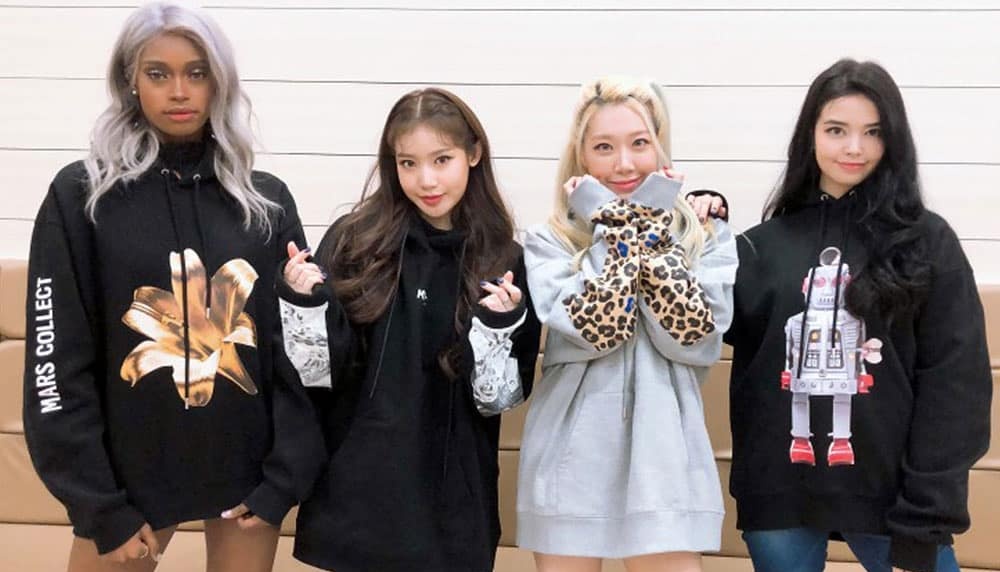 BlackSwanRumor's tweet photo. |📥| A votação do #GirlGrouProject está aberto!
Não deixem de votar no B.S. e seus gg's favoritos para o Especial de Natal da @RadioPanicoBR ✨💕
#Carmen https://t.co/MHgXD4LAnI