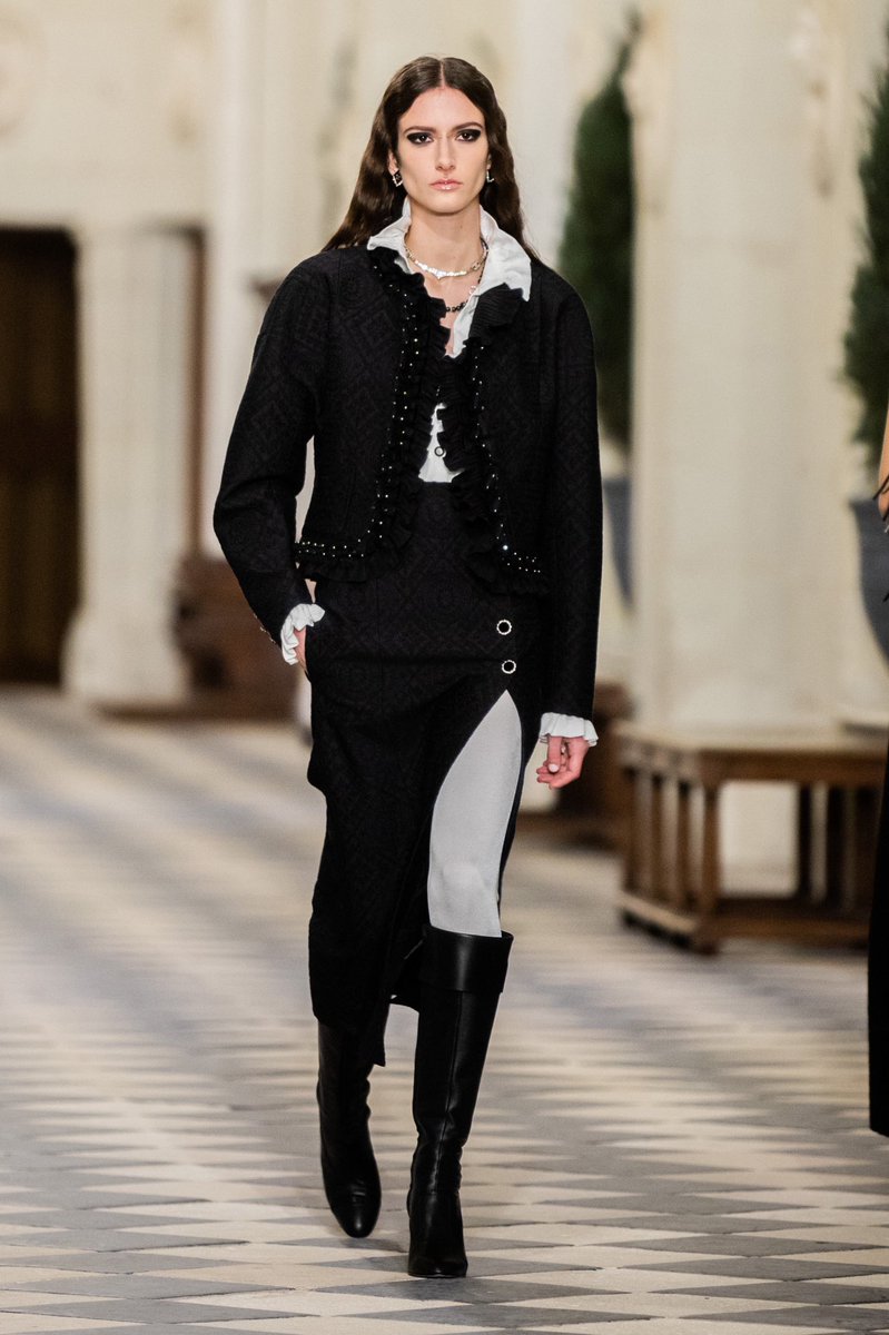 diorangxl's tweet photo. Chanel Pre-Fall 2021 https://t.co/5xMRLbOmda