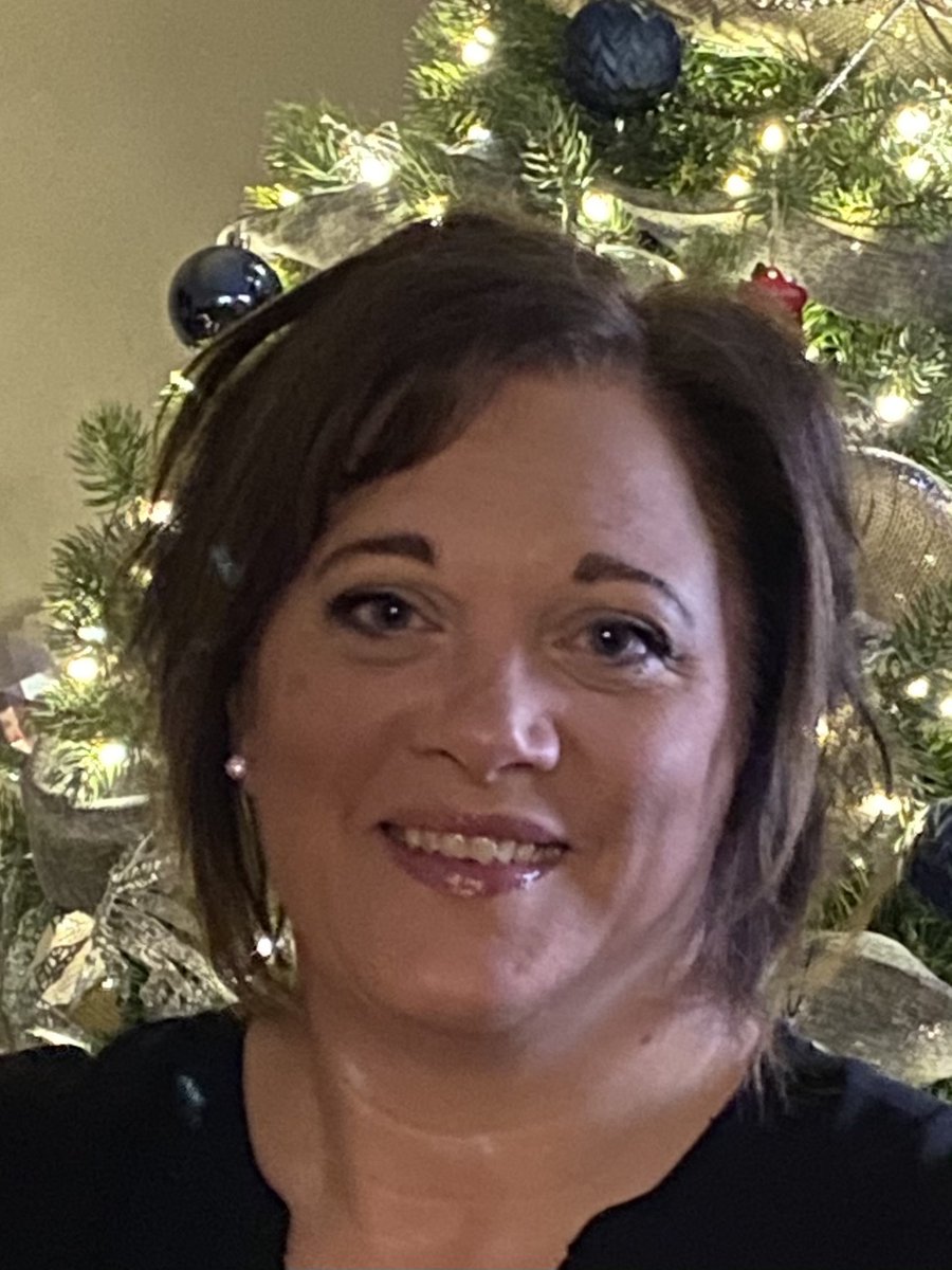 Day 3! Take a selfie! (With or without the mask?!) Dr. Jody Carrington #drjodychallenge￼ Go team #yorktonstalkers !