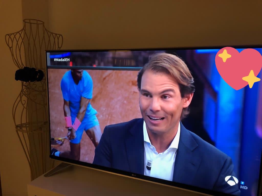 ana_patit's tweet photo. Valores, compromiso, humildad, esfuerzo, un caballero, no se puede ser más grande @RafaelNadal necesitamos más personas como él, muy afortunados los niños de la #FundacionRafaNadal por tenerle cerca @rnadalacademy @frnadal #NadalEH @El_Hormiguero https://t.co/D4Vbtkdsgc