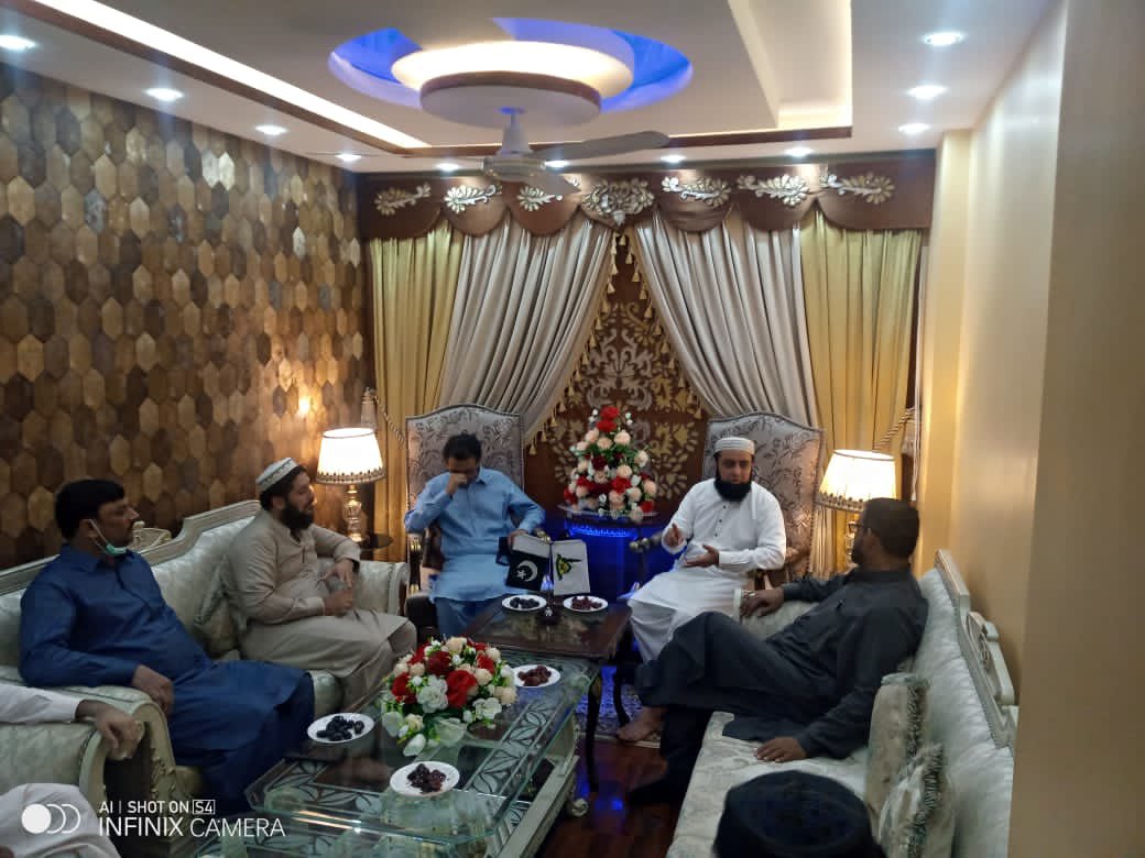RealNomanKhan's tweet photo. کنوینئر ایم کیو ایم پاکستان   @Dr_KMSOfficialعبدالحسیب بھائی،شیخ صلاح الدین بھائی@KamranAkhterMQMاوربلدیہ ٹاؤن کمیٹی نےمدرسہ الصُفّہ کی جانب سےسابق ڈسٹرکٹ چیئرمین ورکن رابطہ کمیٹی اظہاراحمدخان بھائی ودیگر مرحومین کیلئے تلاوت قرآنِ خوانی میں شرکت کی اور دعائےمغفرت کی@MQMSMC https://t.co/GvhPxYC866