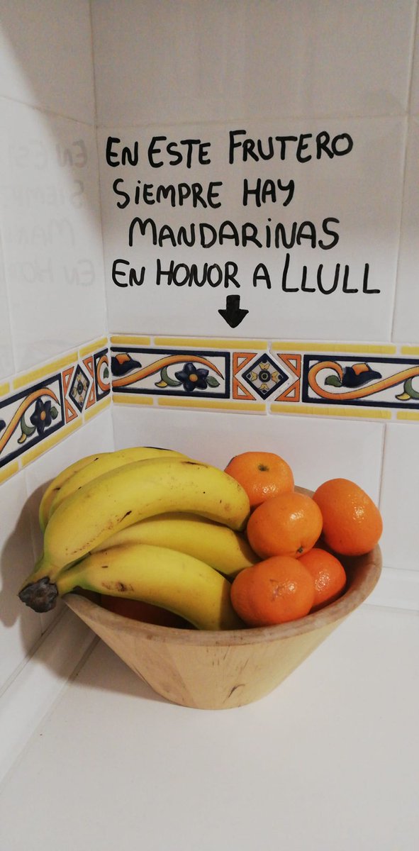 Mandarinas forever <a href="/23Llull/">Sergio Llull</a> !! 😂😂😂 Eso me he encontrado hoy en la cocina, le he pegado la Lullmanía a <a href="/OlgaRdnd/">Olga Redondo</a>