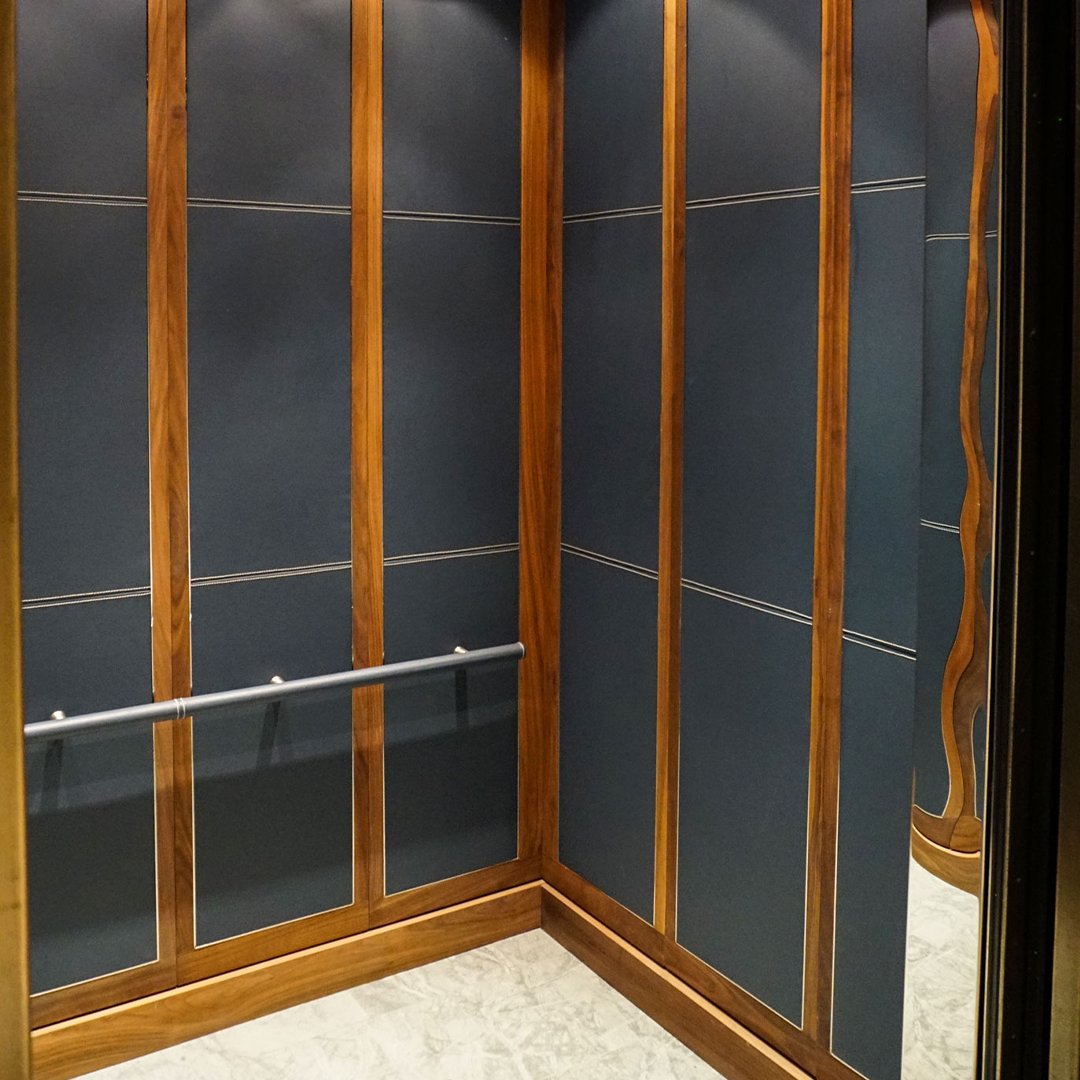 ucelevdesigns's tweet photo. tbt: 180 Ave of the Americas - one of our favorite designs for its sheer boldness. The #elevators feature @spinnybeck #leather &amp; custom stained #wood panels, complimented by #mirror finish #stainlesssteel fronts &amp; #stone floors.⠀
⠀
#unitedcabs #newyorkcity #soho #interiordesign https://t.co/mnwAiBEXNH