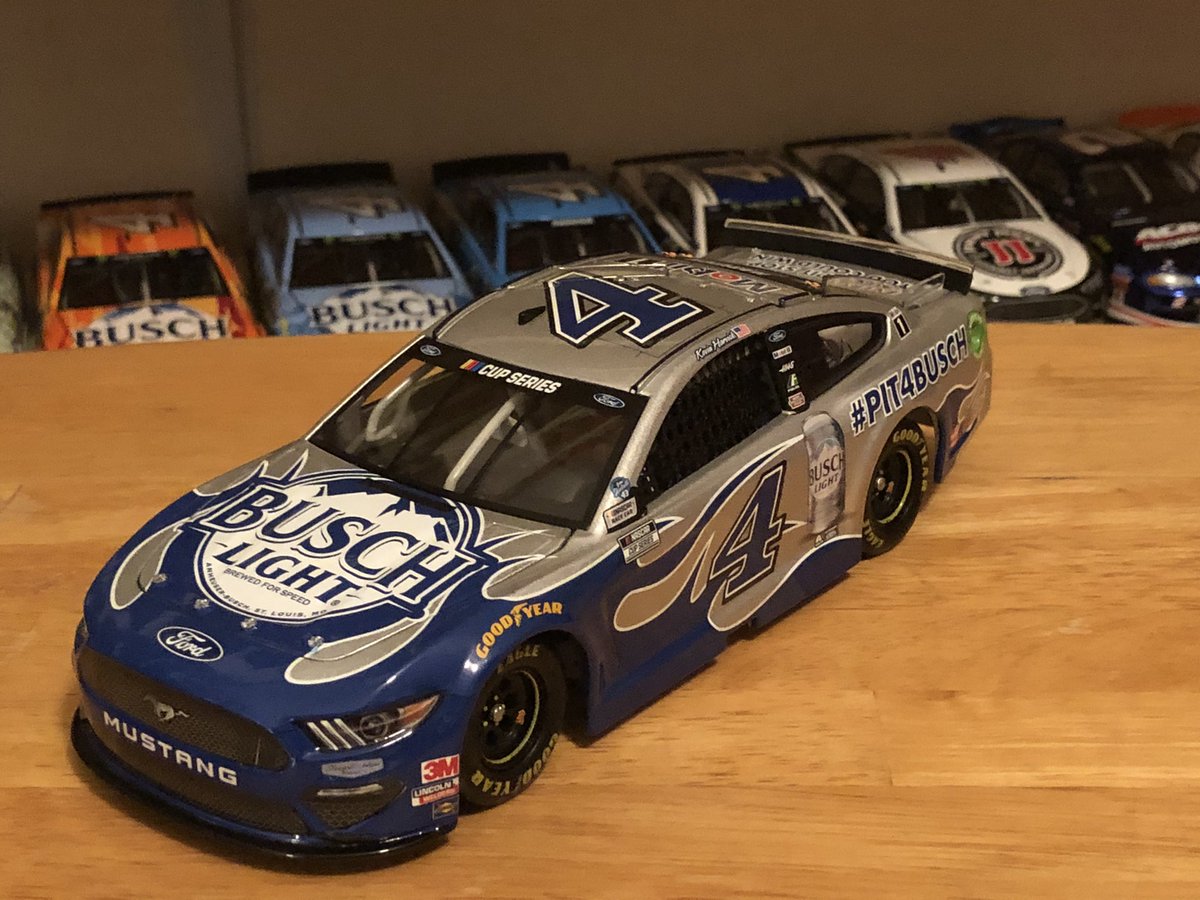 row_racing's tweet photo. @StewartHaasRcng @BuschBeer The #Pit4Busch scheme π₯!! https://t.co/frlttohOHC