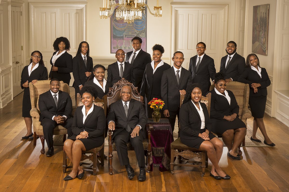 FiskJubilee's tweet photo. Your 2020-2021 Fisk Jubilee Singers!
#RiseSHINE #FJS150 #FiskUniversity #FISKforever #TheYearofJubilee https://t.co/QHV3Al8hlA