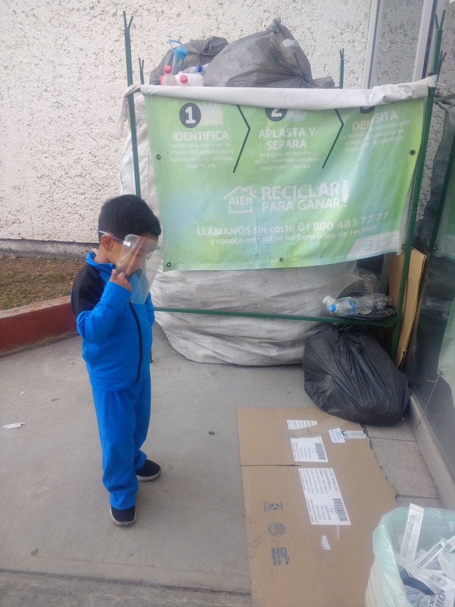 NancyLoera12's tweet photo. #nuestromundolimpio,#ENSEñandoConTIC, @SPGuadalupeNL y @GuadalupeNuevoLeon 
El día de hoy tuvimos cita en la Clínica #29 sobre Ave. Pablo Livas en el municipio de Guadalupe, Nuevo León y descubrimos un centro de Reciclaje PET. Dejamos algunas botellas que encontramos. 
♻️🚚♻️🚚♻️ https://t.co/5u2kyAewig